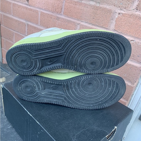 Nike Air Force One Low “Neon / Light Bone”
Size 9 - Picture 7 of 7